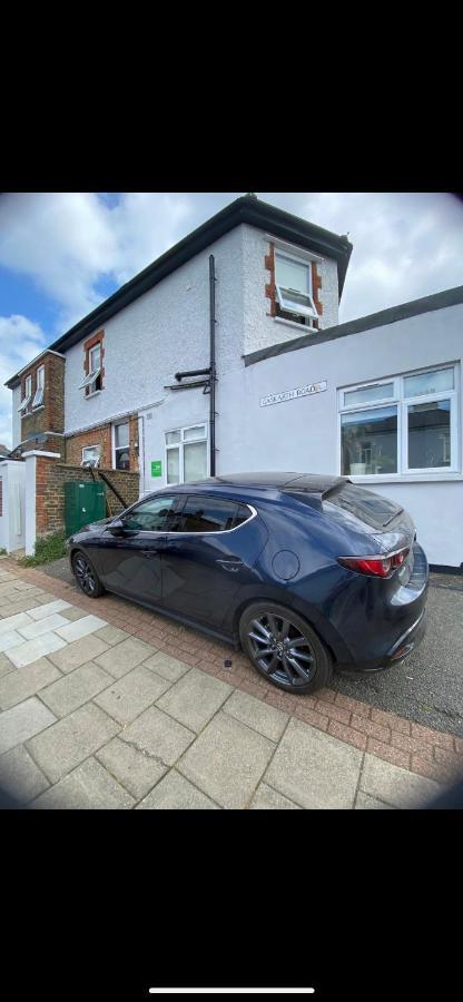 Cosy 1 Bed Apartment With Free Parking Close To Underground Station Zone 2 For Quick Access To Central London Up To 5 Guests Exterior foto